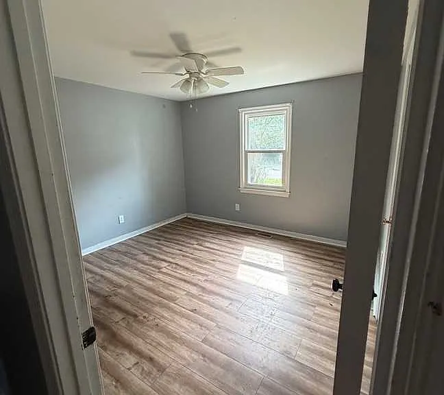 4422 Martinson Ln — Photo 6
