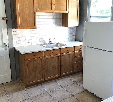 2nd image of 87 Willis St Fl 3