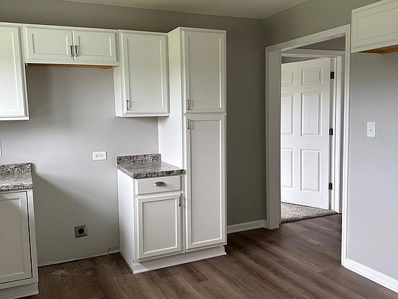 4th image of 383 Bagwell Dr