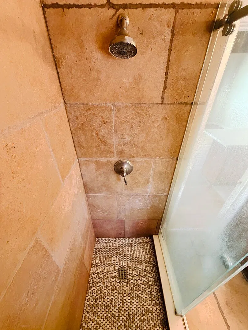 Spacious Upstairs Studio in Fountain Valley — Photo 4