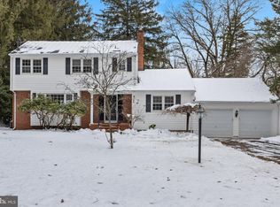 11 Mountain View Ct, Ewing, NJ 08628