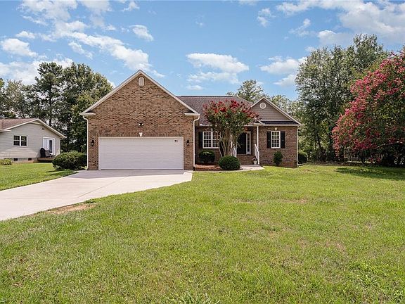 4th image of 7403 Greenlawn Dr