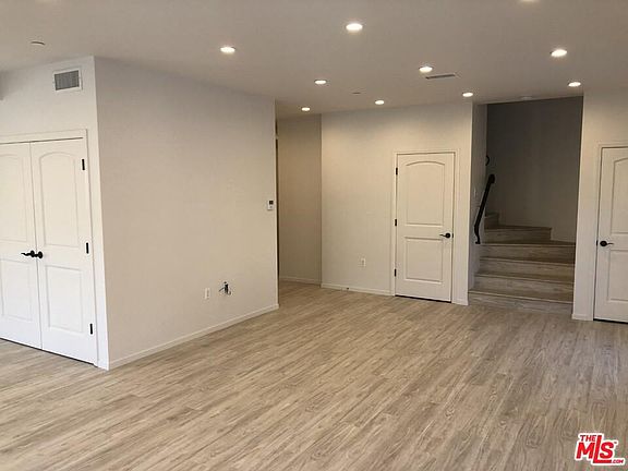 3rd image of 913 Hilldale Ave #2