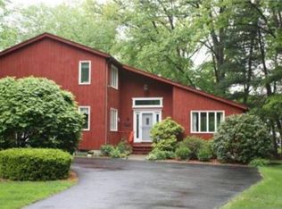 9 Leaview Dr, Westfield, MA 01085