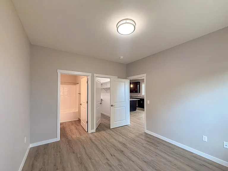 5534-5564 Skyline Rd S — Photo 88