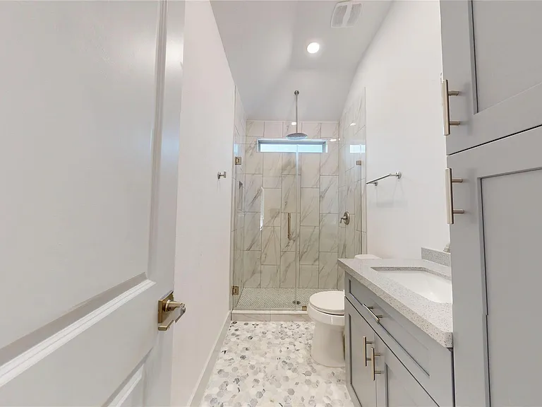 4305 Rogers St — Photo 36
