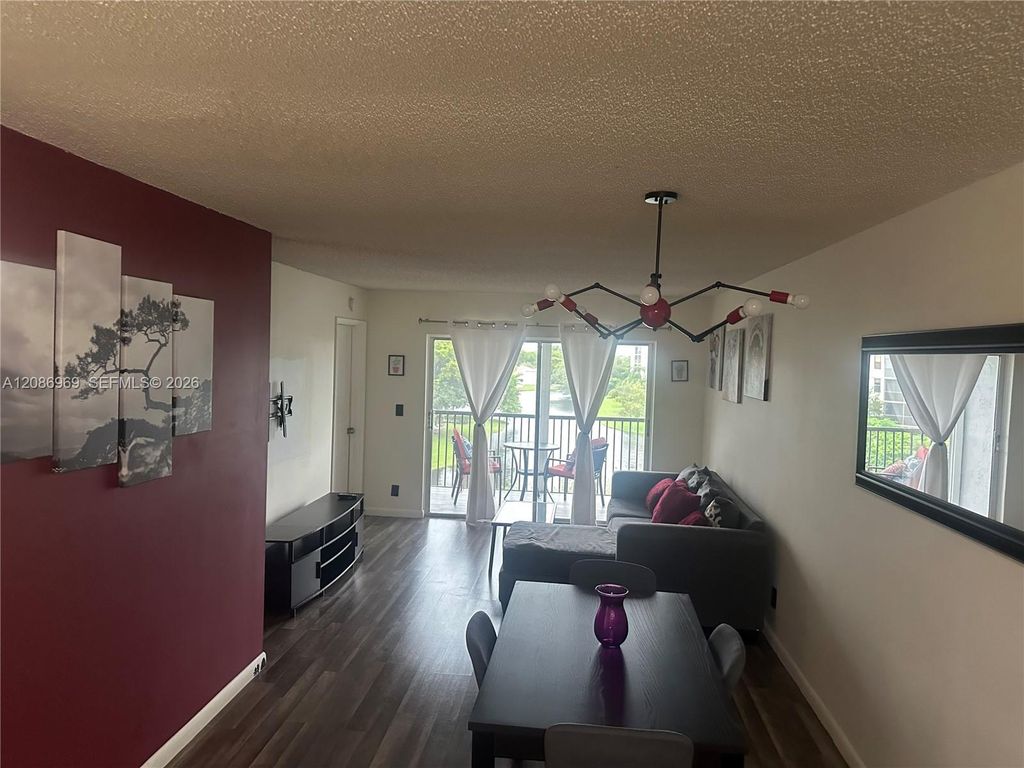 2226 N Cypress Bend Dr APT 505, photo 7
