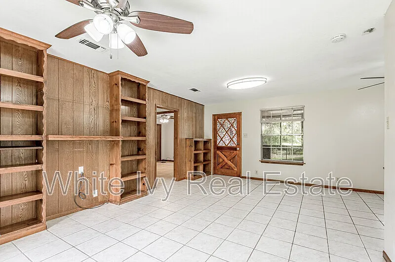 3 bed, 1.0 bath, 1274 sqft, $1,325 — Photo 4