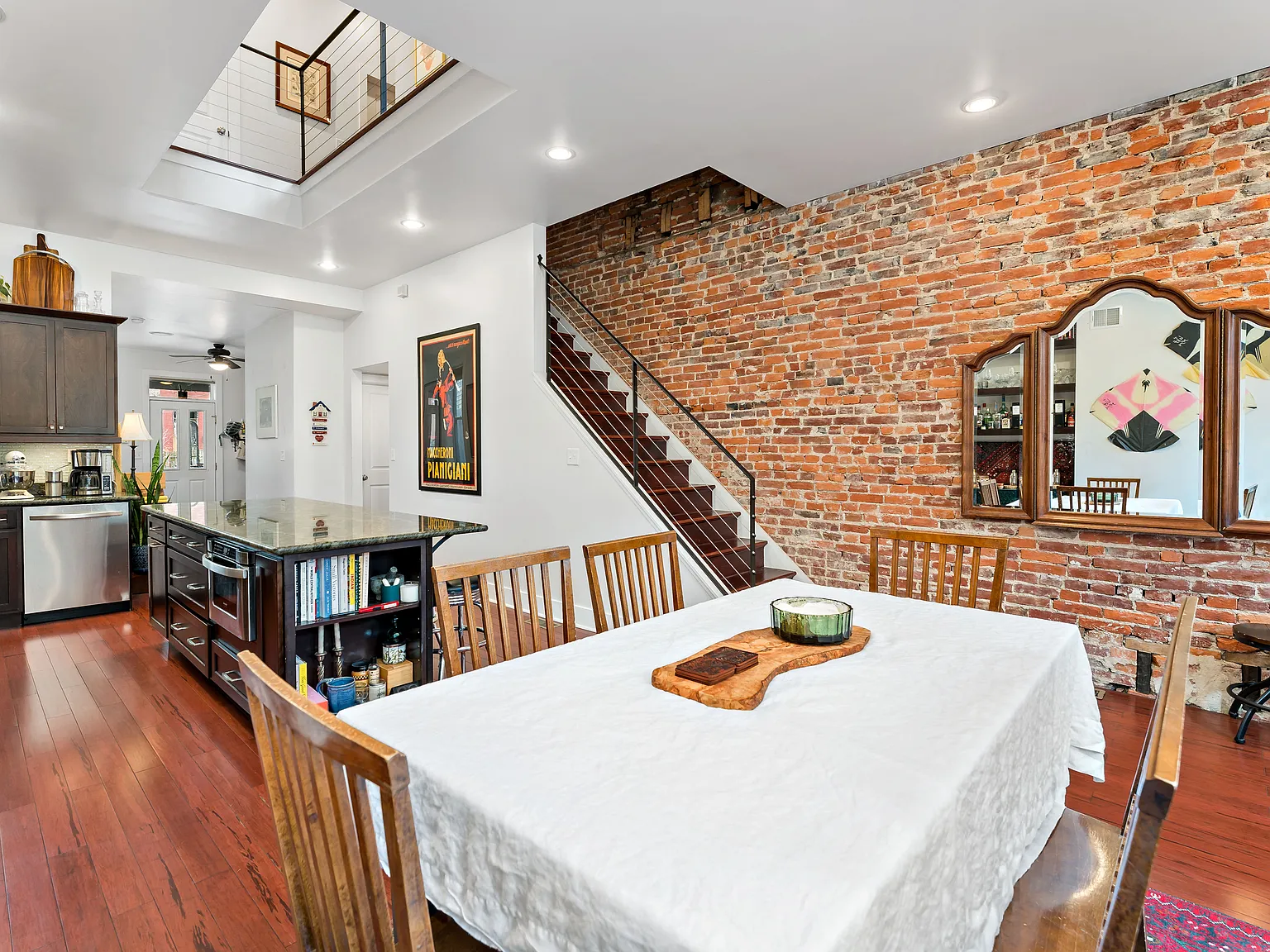 3 bed, 2.5 bath, 1685 sqft, $3,500 — Photo 4