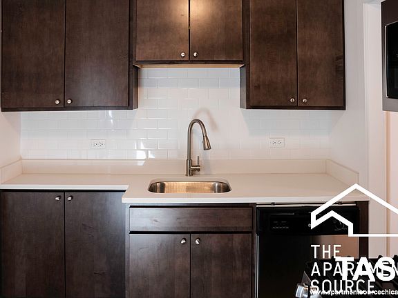 3rd image of 2639 N Spaulding Ave APT 2E