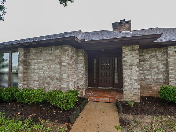 2nd image of 2927 Planters St