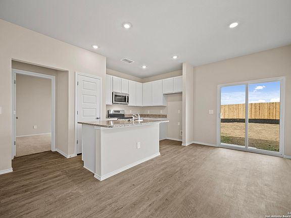 4th image of 1203 Whitneyway Ln