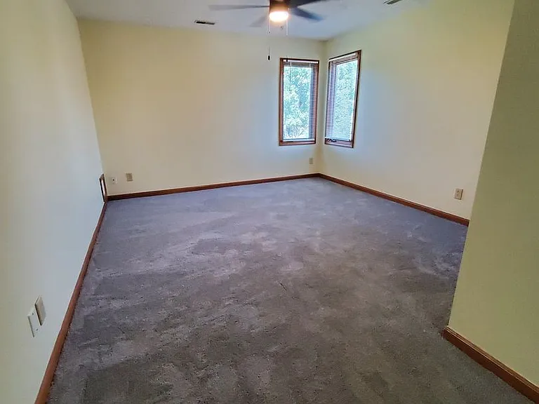 324 Redwood Blvd — Photo 38