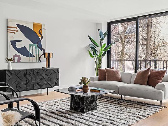 5th image of 78 Eagle St #2