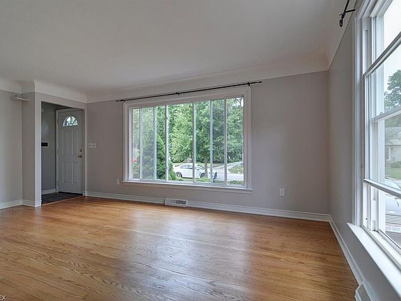 4th image of 519 Parkside Dr