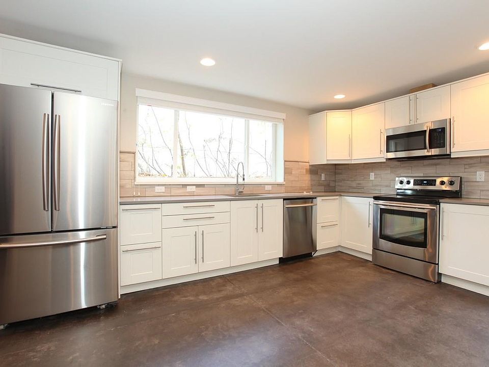 2nd image of 2353 13th St Unit C