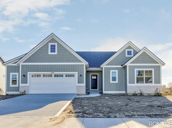 9524 Fields Dr, Zeeland, MI 49464