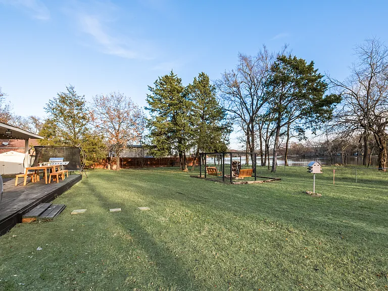 478 Westshore Dr — Photo 9