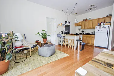 419 Hart Street, #2A