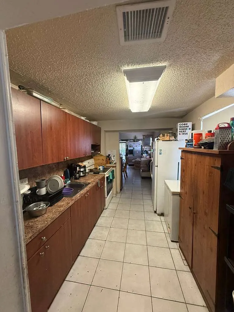 3 bed, 1703 sqft, $4,000 — Photo 2