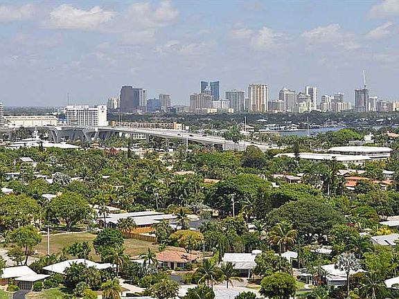 3rd image of 2100 S Ocean Dr APT 17CD