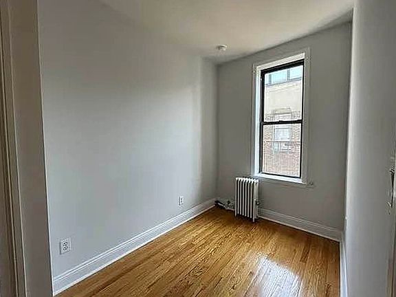 4th image of 132 Thompson St APT 38