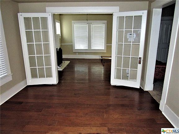5th image of 110 E 10th Ave