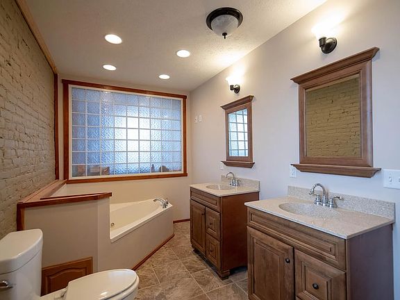 5th image of 105 N Kalamazoo St #1