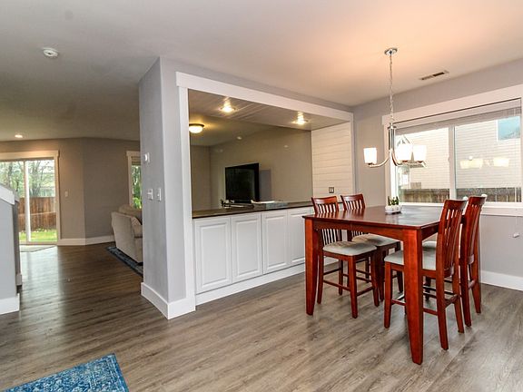 5th image of 179 Bondgard Ave E