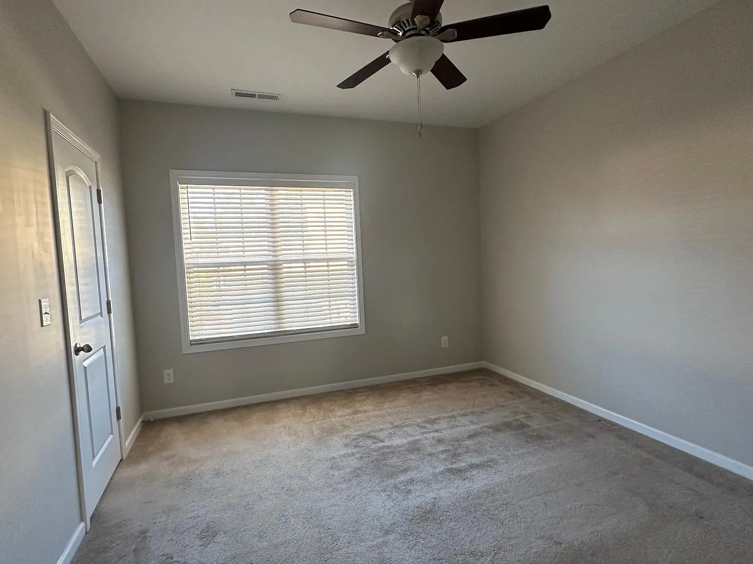 2 bed, 2.5 bath, 1190 sqft, $1,900 — Photo 3