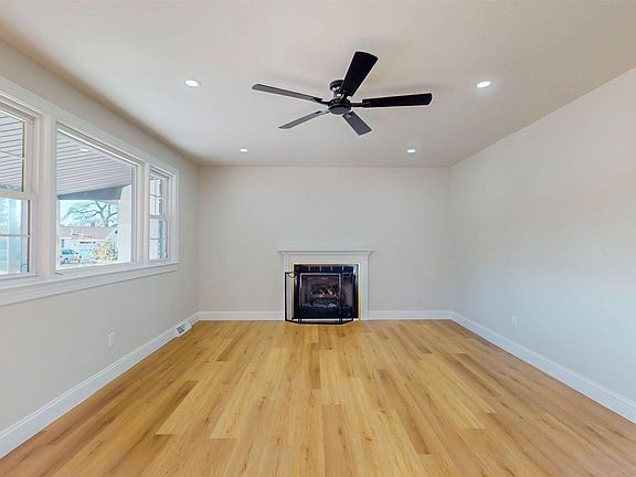 5th image of 403 Park Ln