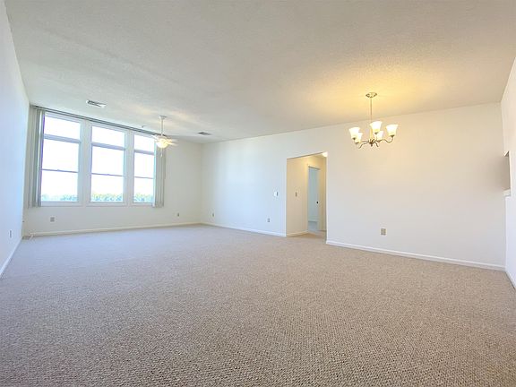 2nd image of 437 Belvidere St APT F18
