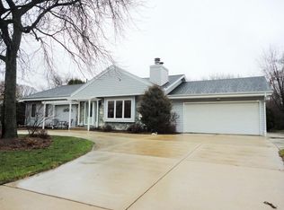 848 W Glen River Rd, Glendale, WI 53217