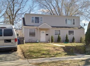 6925 Kenfig Dr, Falls Church, VA 22042