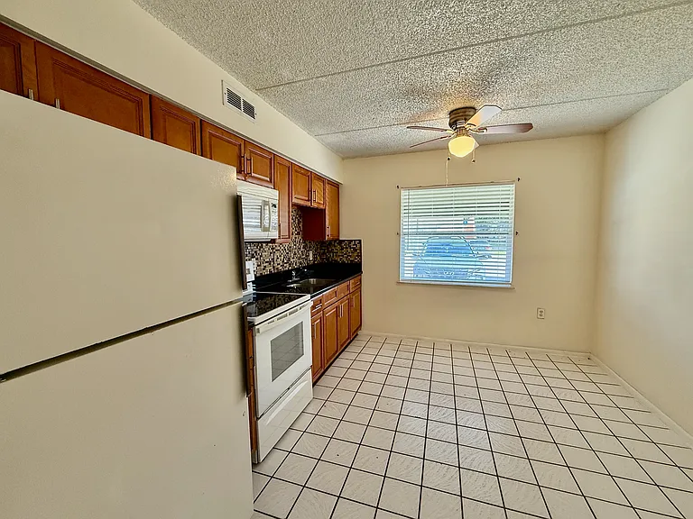 698 Michigan Ct #1 — Photo 7