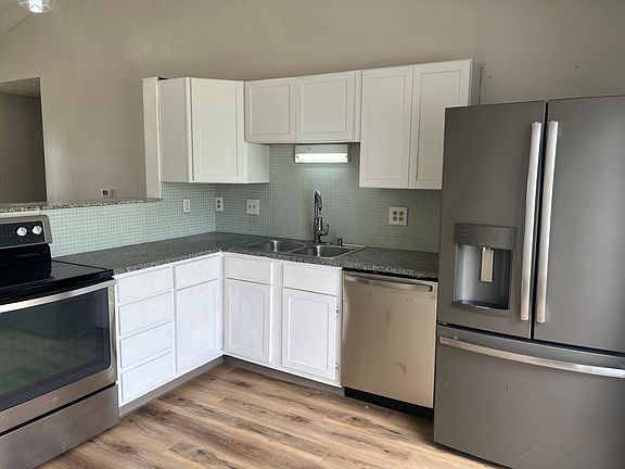 5th image of 3829 Sherman Towne Dr