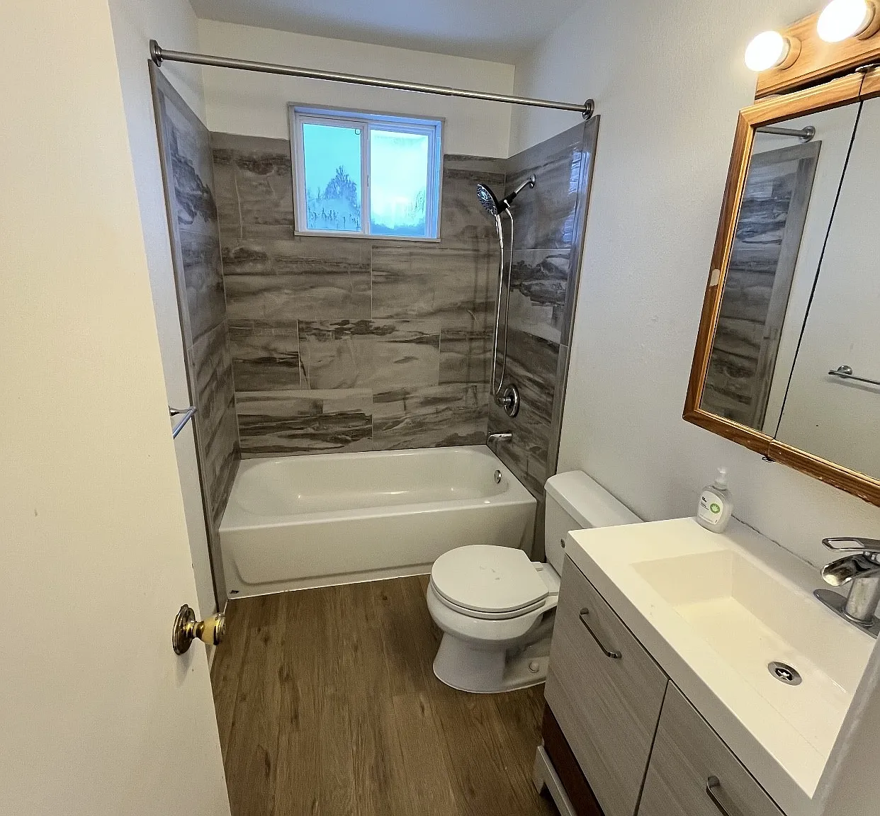 2 bed, $1,400 — Photo 1