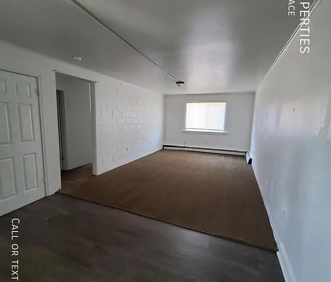 77 Harvey Pl — Photo 4