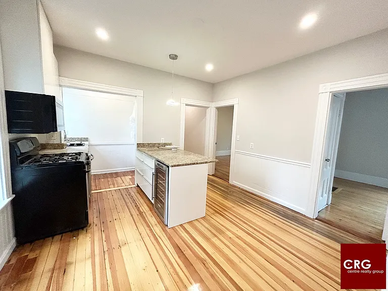 11-13 Buttonwood St #1A — Photo 2