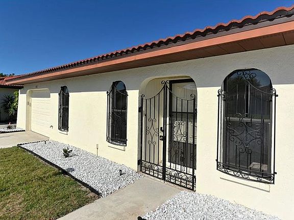2nd image of 852 Senda Plata #23