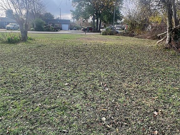4th image of 1203 Castledale Dr