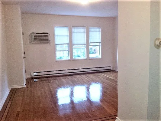 Rented by Winzone Realty Inc | media 20