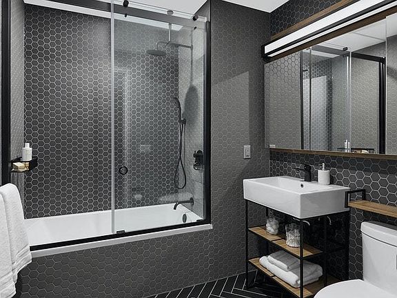 4th image of 411 W 35th St APT 4K