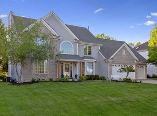 9124 Forest Ridge Dr, Roscoe, IL 61073