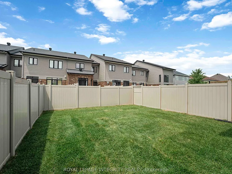 424 Cooks Mill Cres — Photo 3