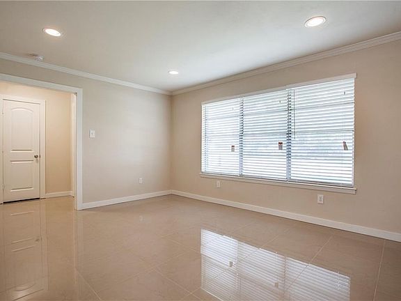 4th image of 7453 S College Cir