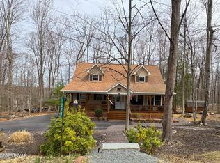 1099 Indian Dr, Lake Ariel, PA