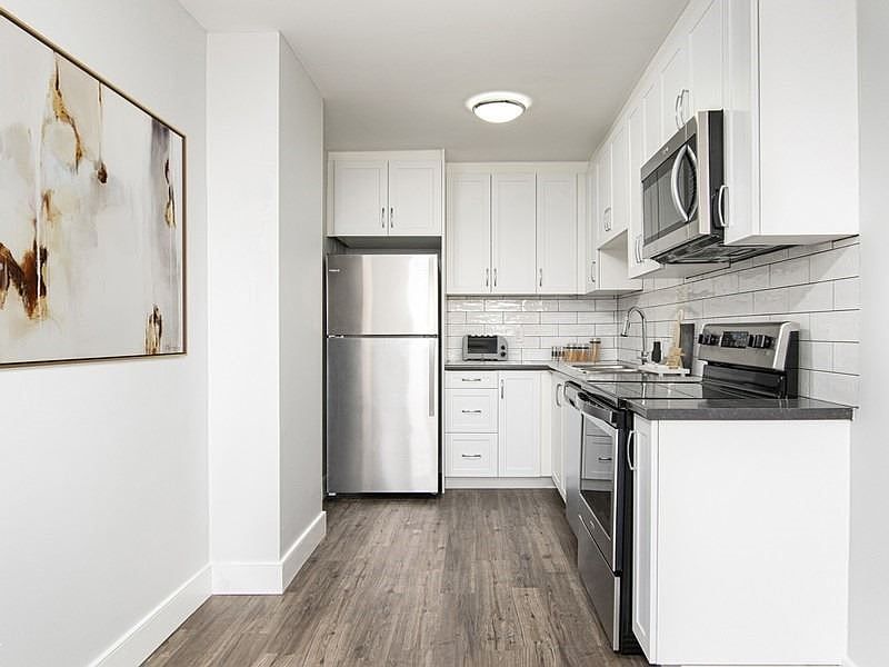 2nd image of 12 Rusholme Dr #208