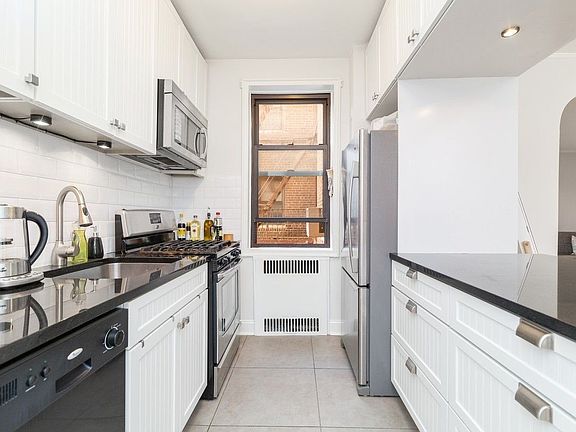 2nd image of 69-40 Yellowstone Blvd #411