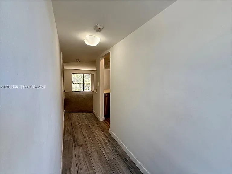 1075 Riverside Dr #306 — Photo 4